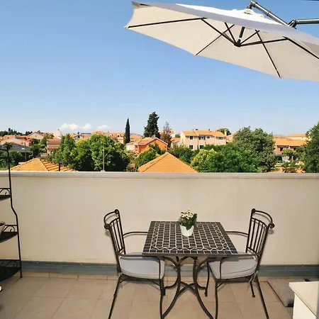 Adria شقة